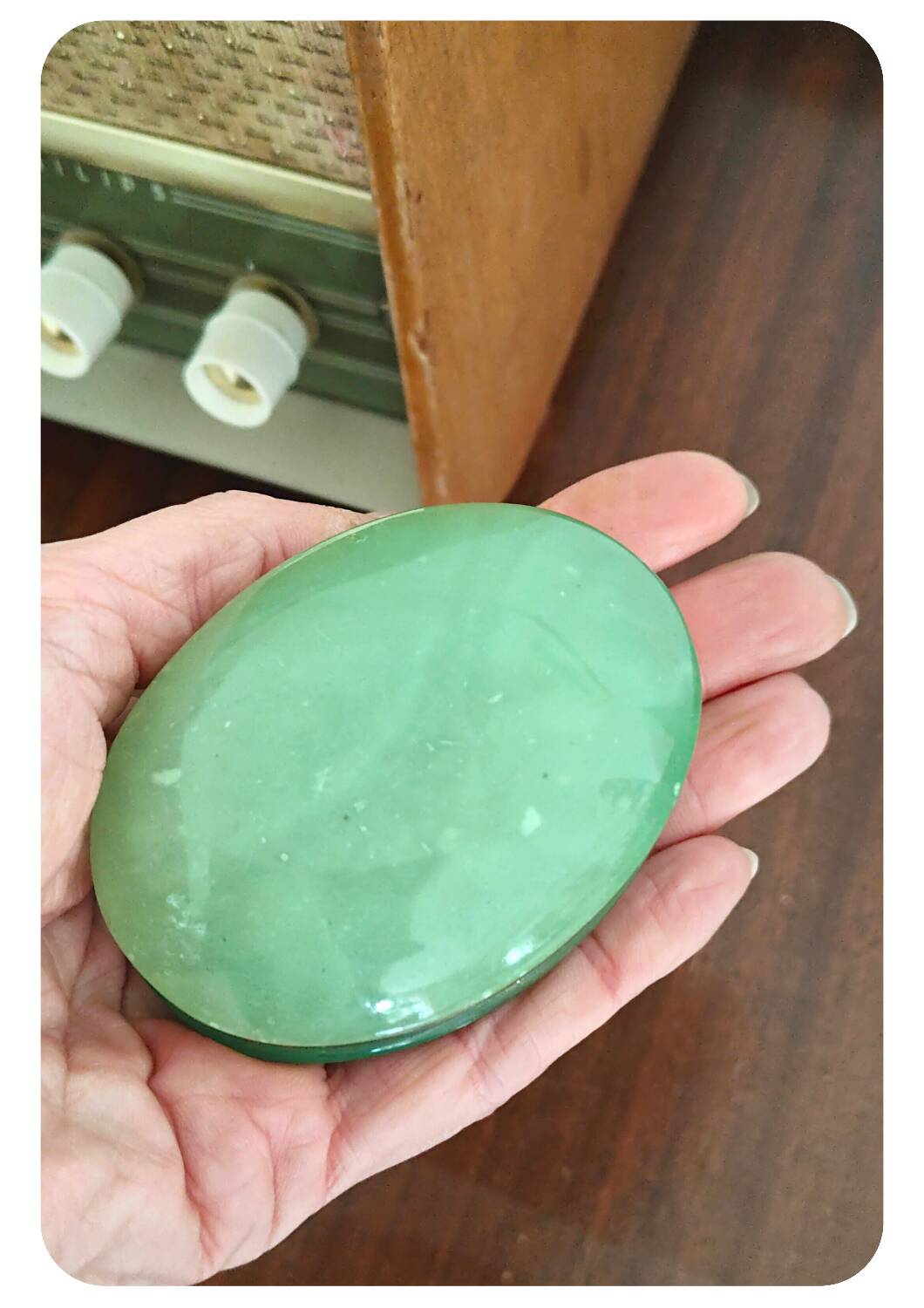 Boîte à bijoux italienne en albâtre ovale vert des années 1950