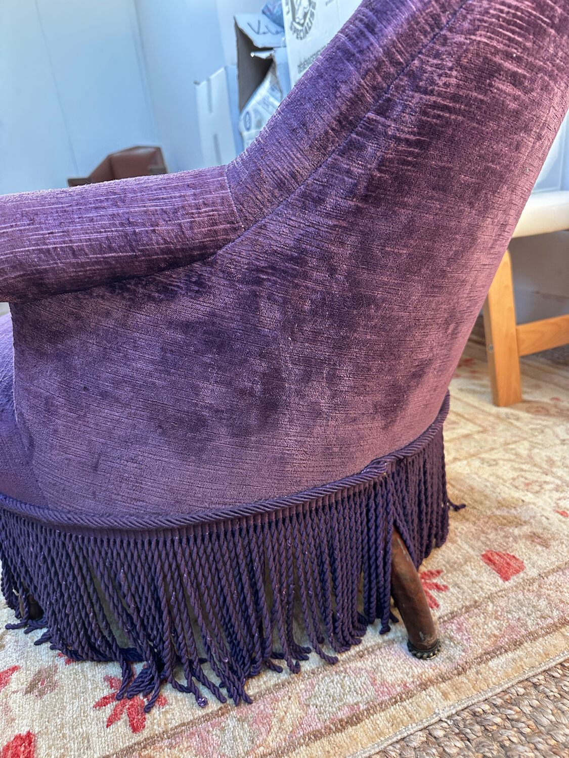 Large armchair, pouffe, purple in velvet.