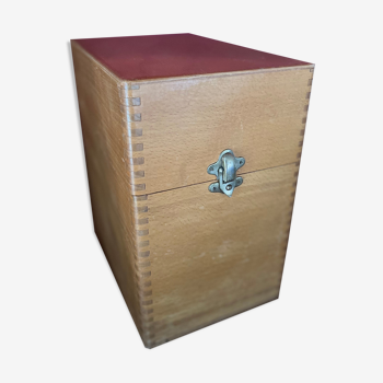 Wooden high box for grading