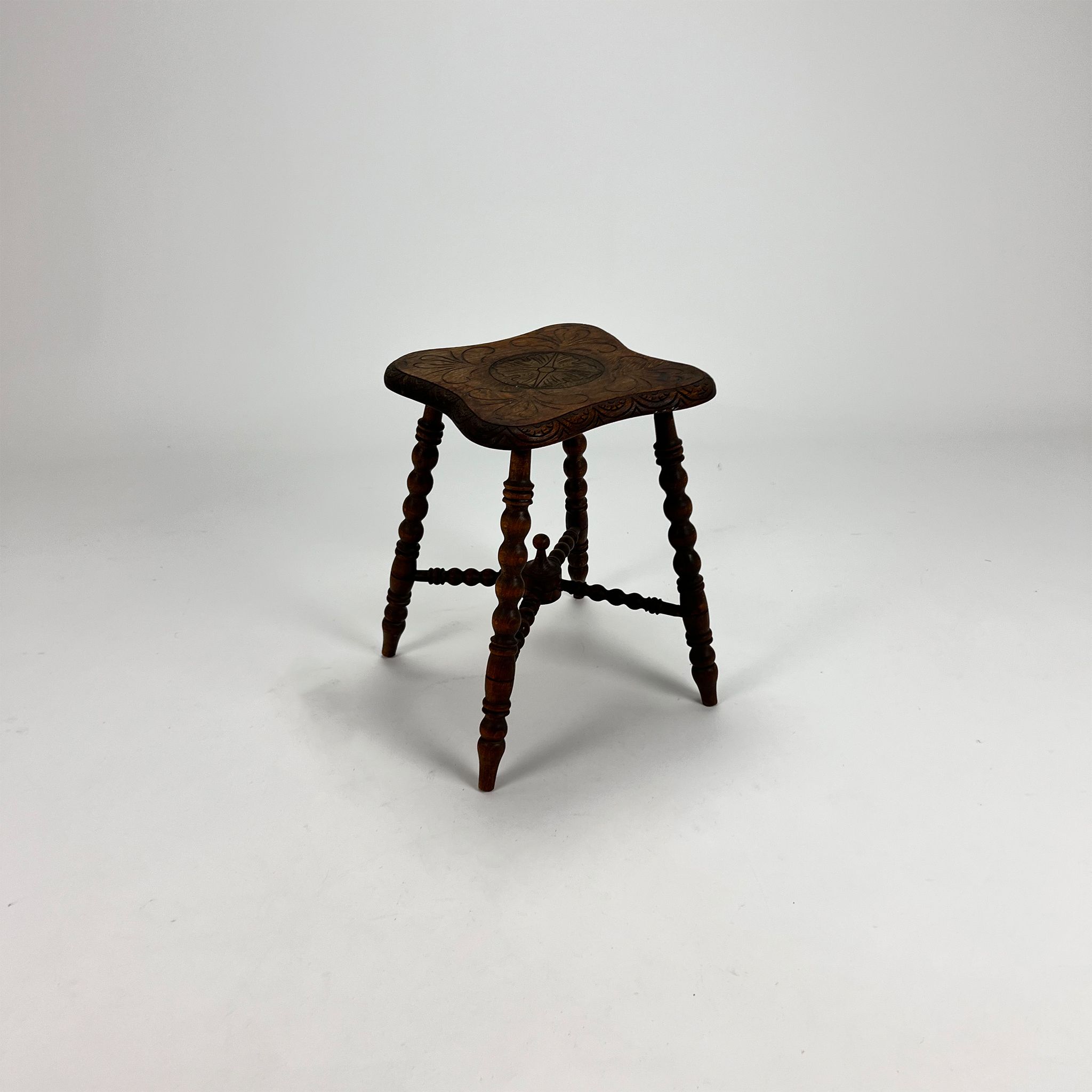 Table d'appoint en chêne antique, années 1920