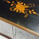 Cabinet laqué chinoiserie du 20e siècle anglais