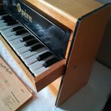 Miniature piano Opera for children