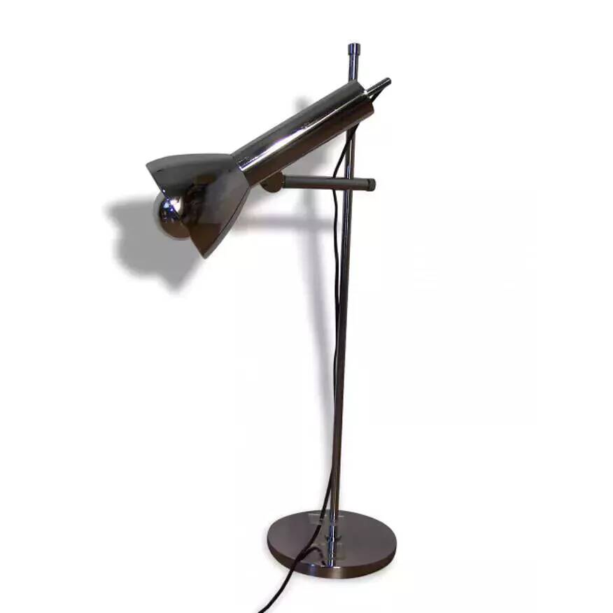 Articulated lamp in chrome metal