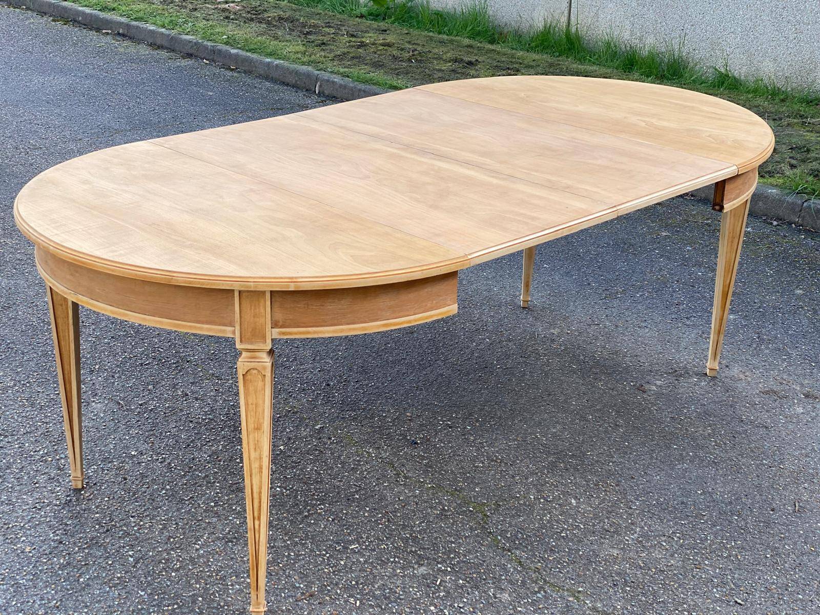 Extendable oval round table renovated in raw Louis XVI oak 200cm