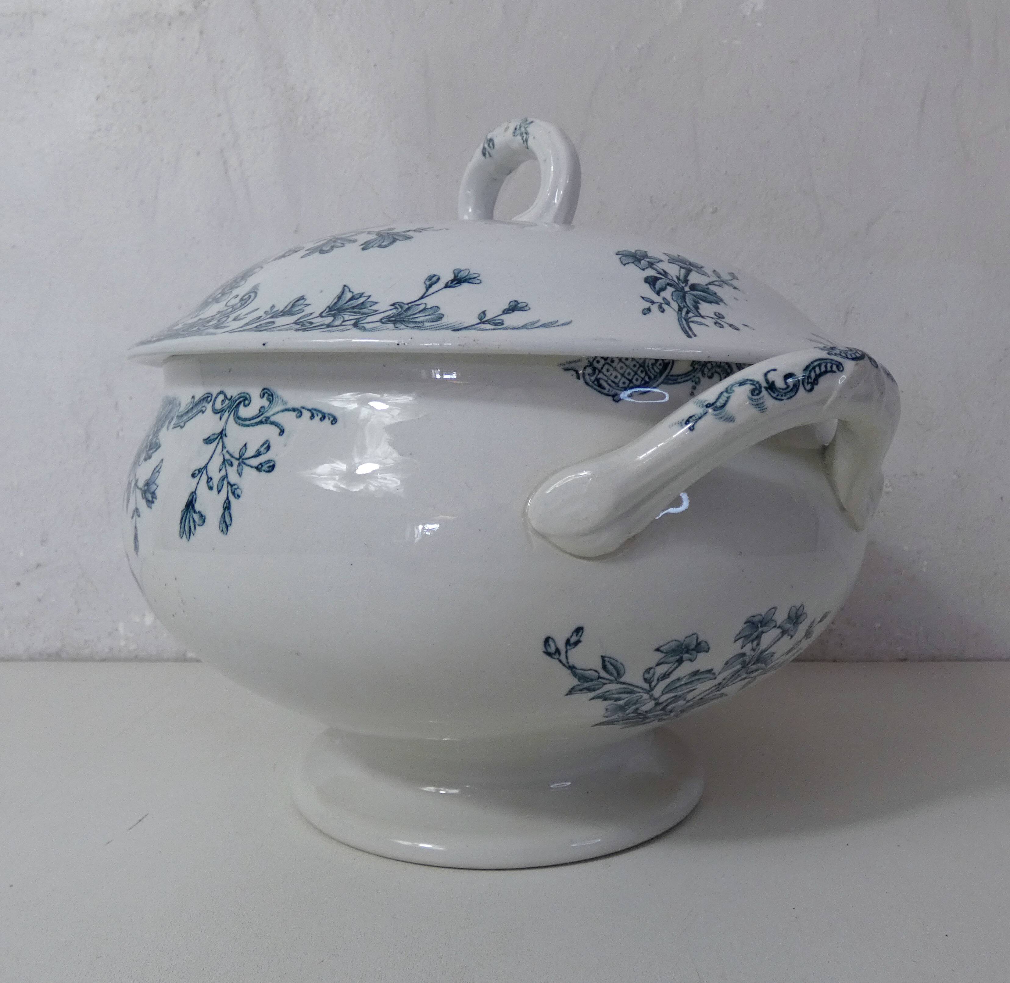 Iron earth tureen flowers althaea