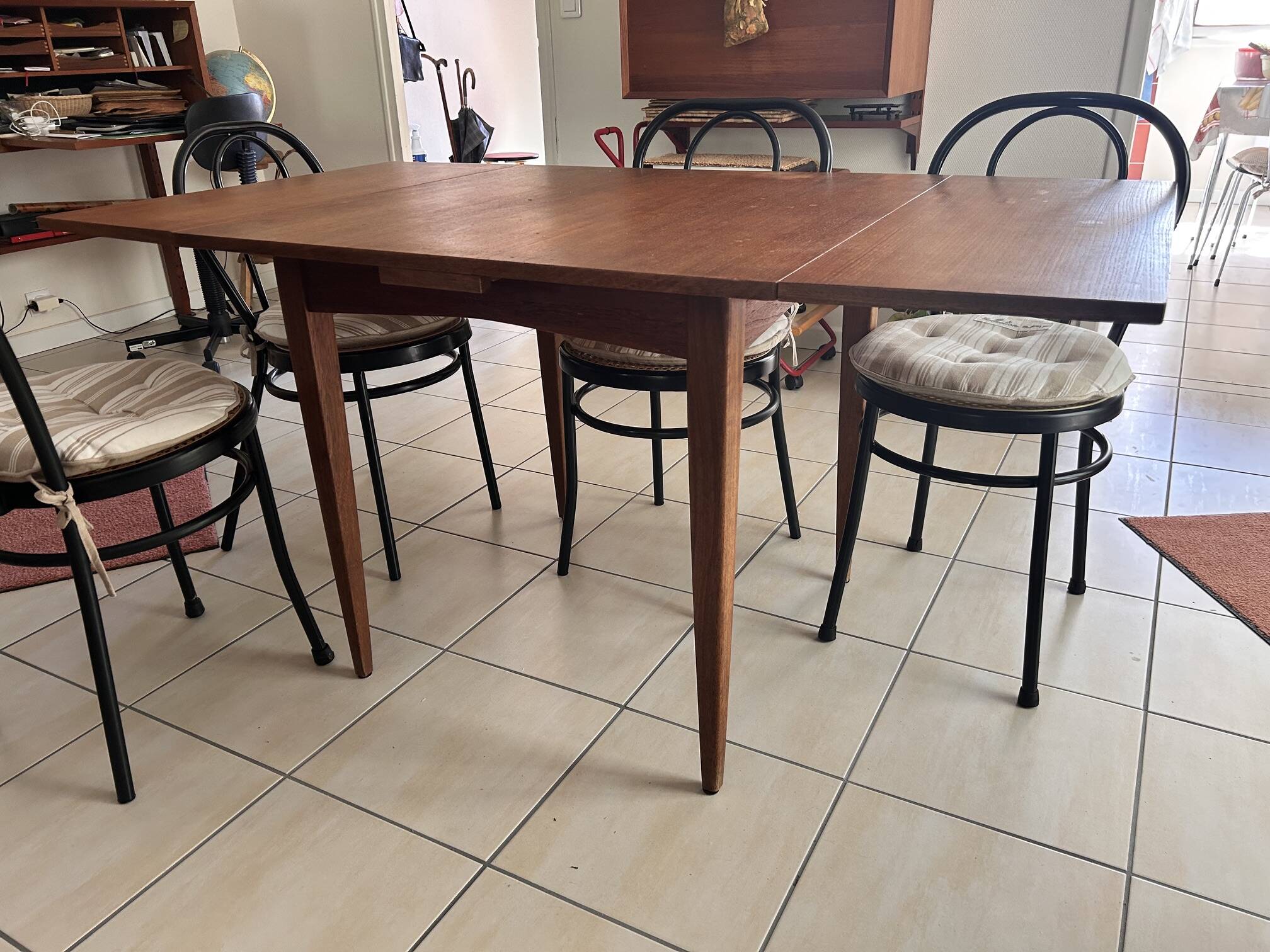 Table extensible en teck de style scandinave, années 60
