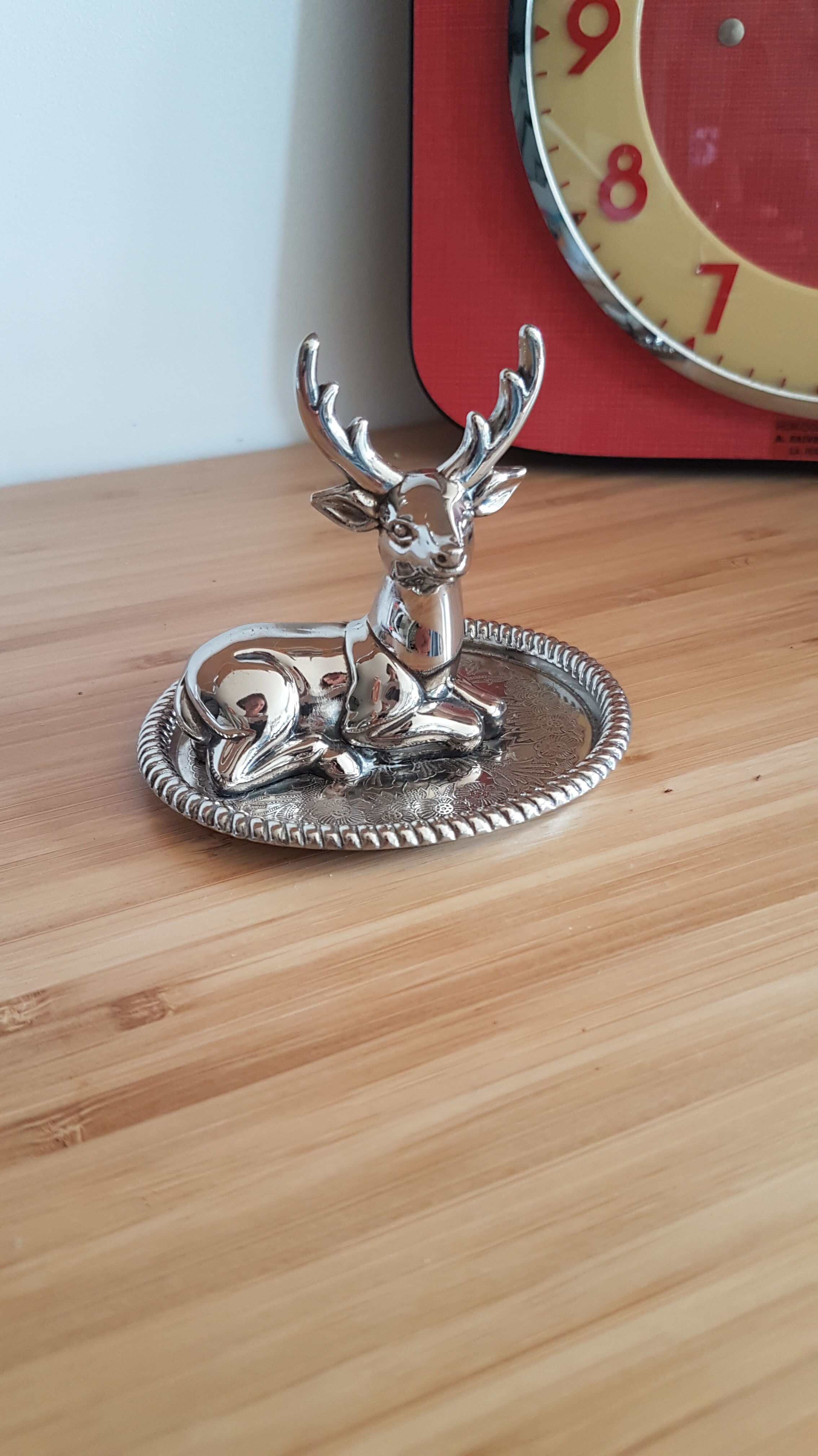 Silver ring holder deer