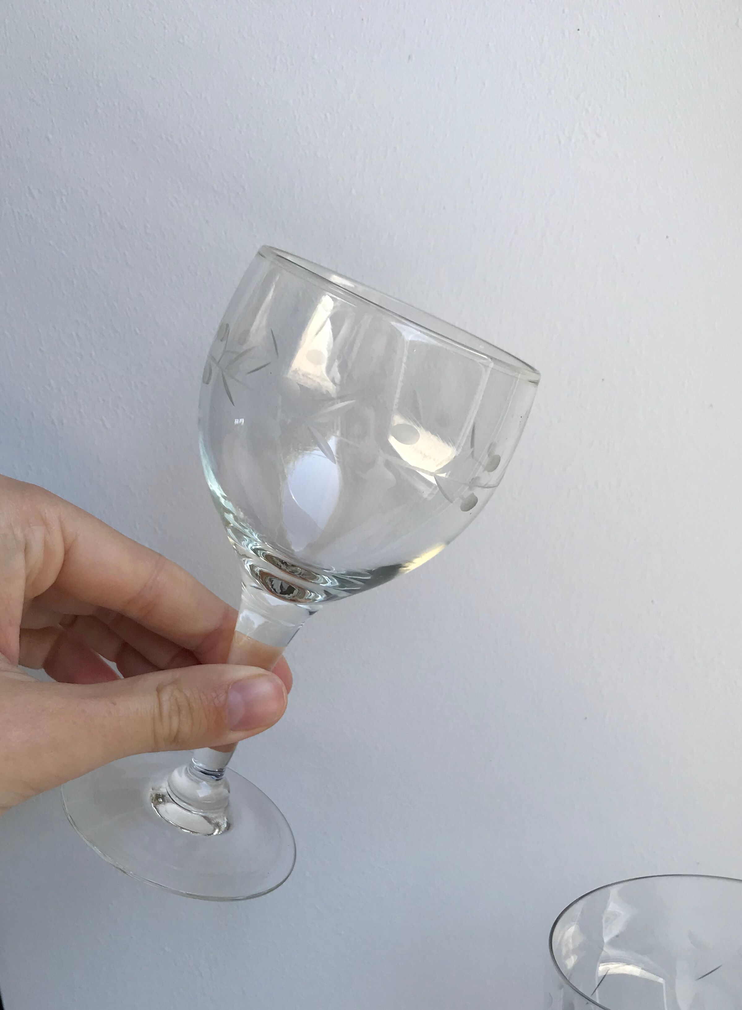 Lot de 5 verres à vin en cristal gravé années 50