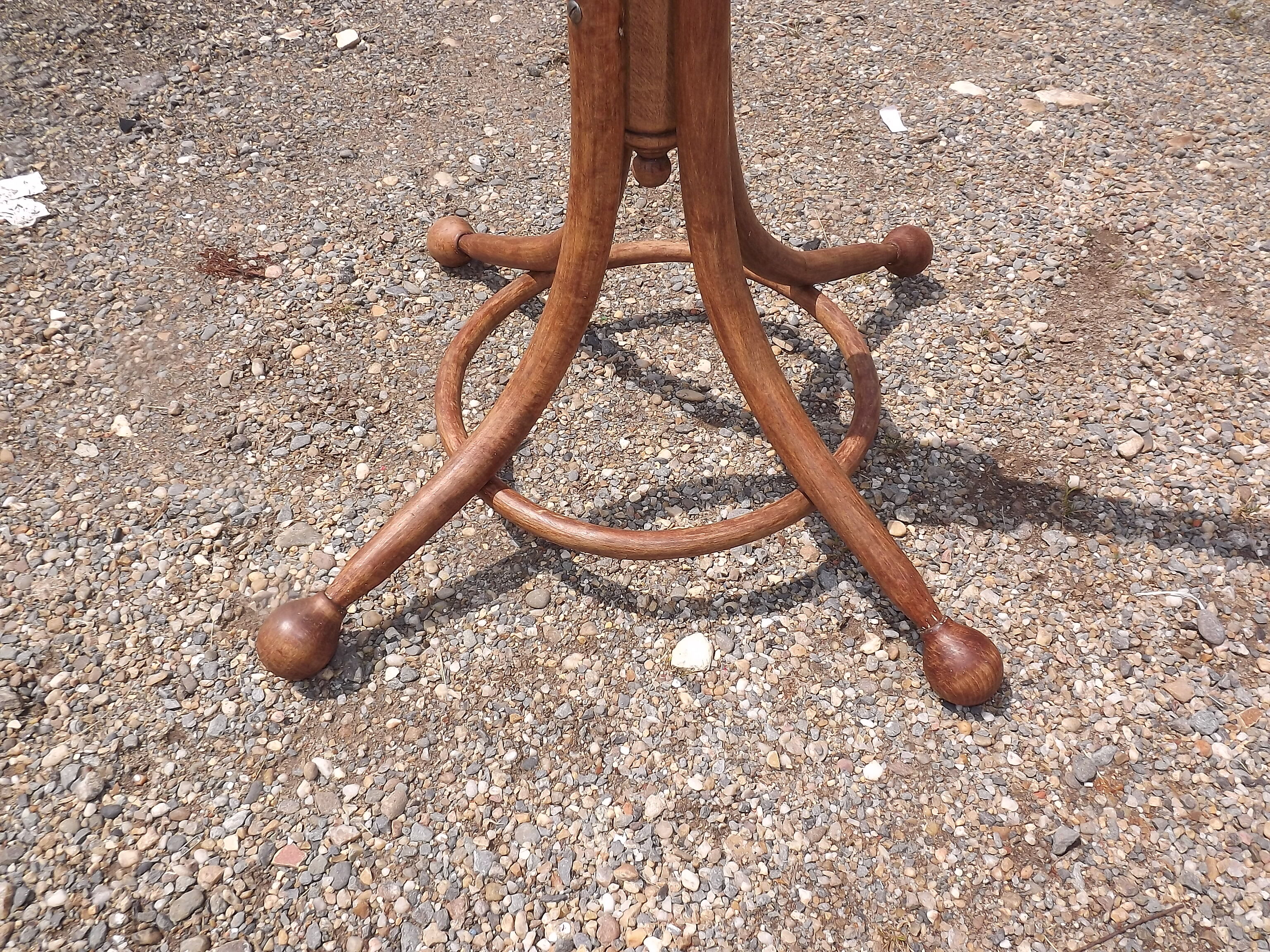 Thonet coatrack