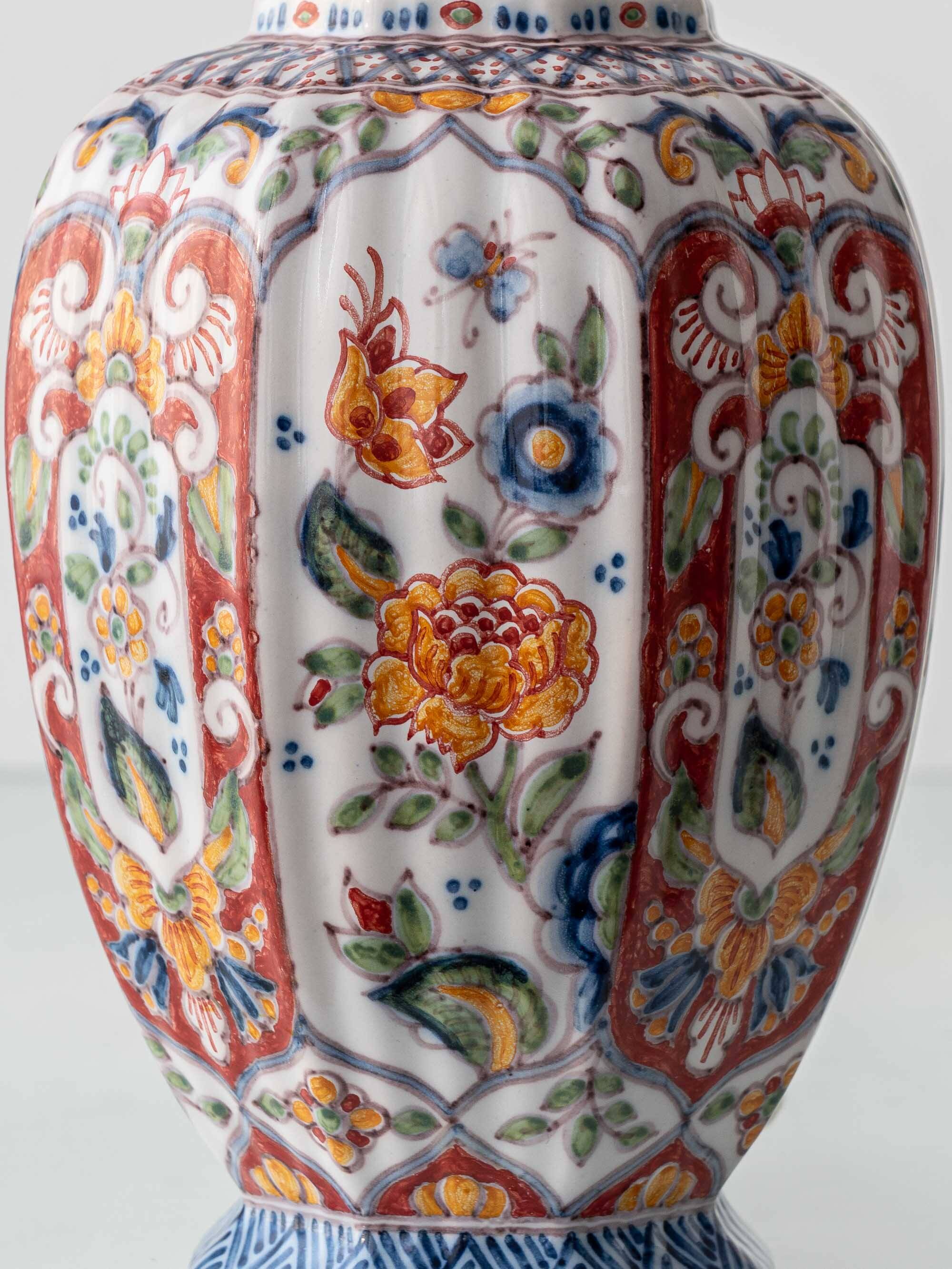 Lampe de table en céramique de style Delft peinte à la main par Altena et Krooyenga Makkum