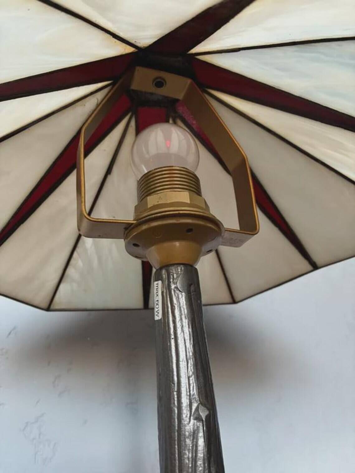 Honsel Tiffany-style table lamp, cream and red glass shade, 1970s