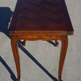 Extendable oak wallet table