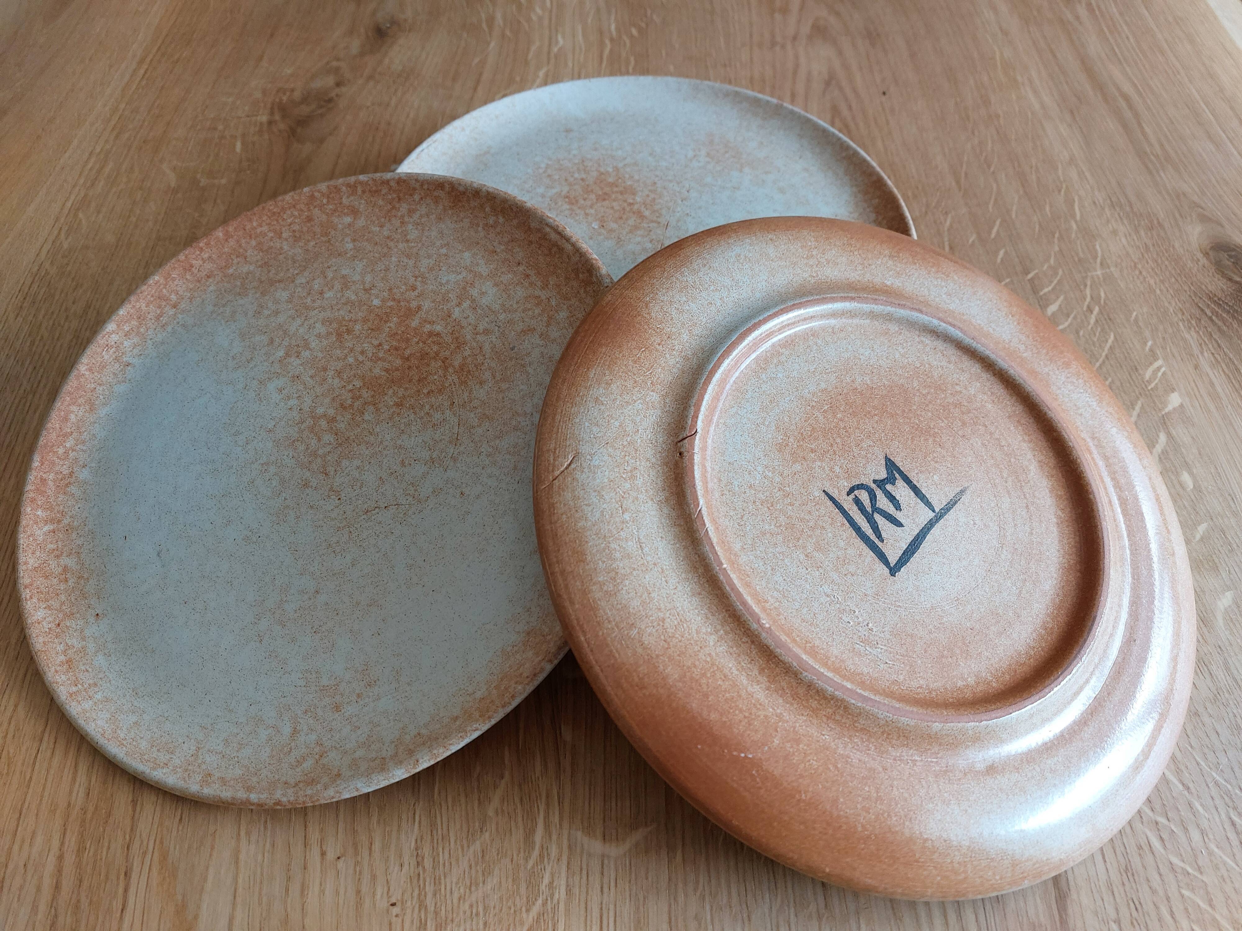 5 assiettes en grès