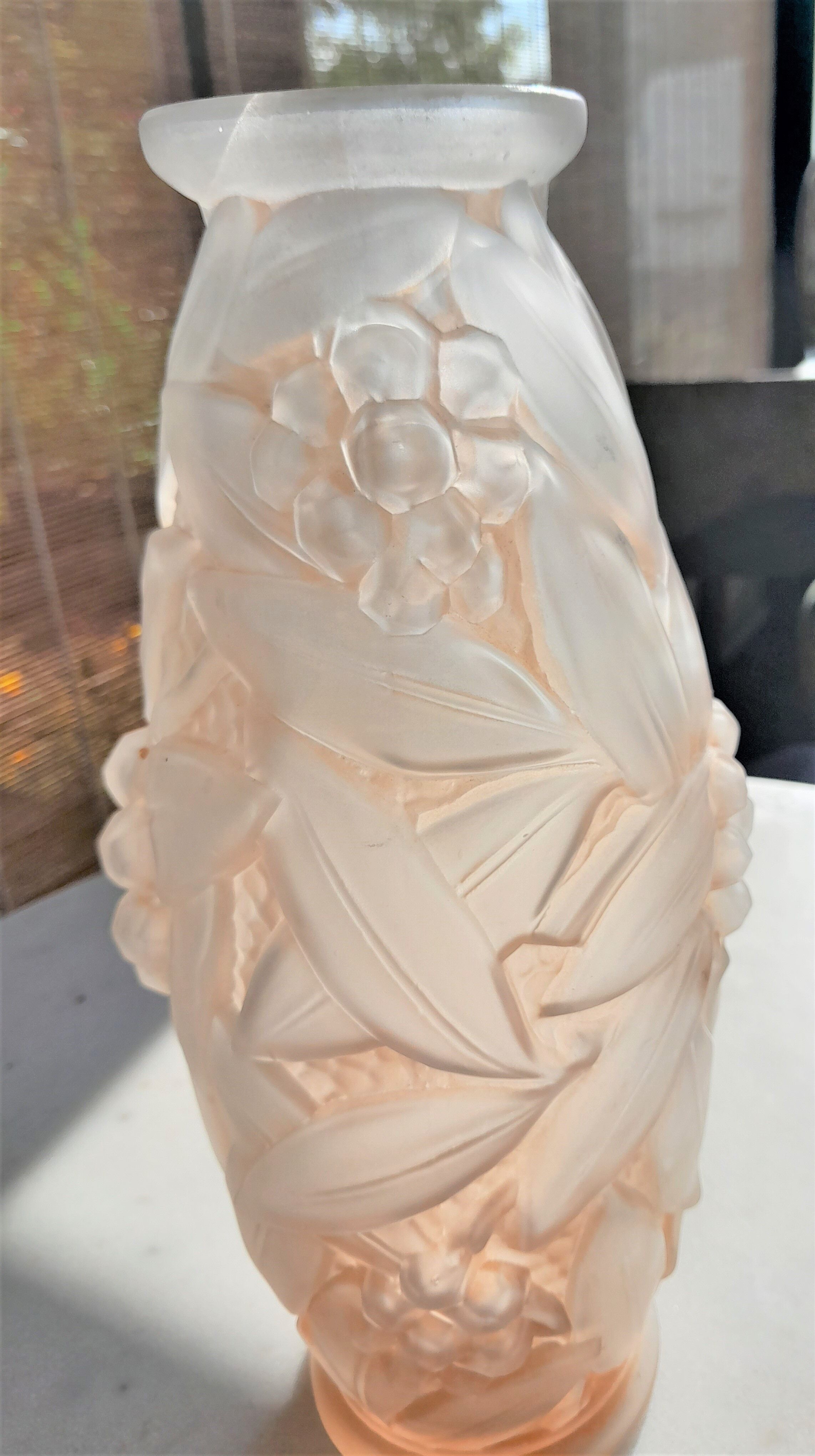 Art Deco vase foliage pink hue H 28cm Diam 9 cm