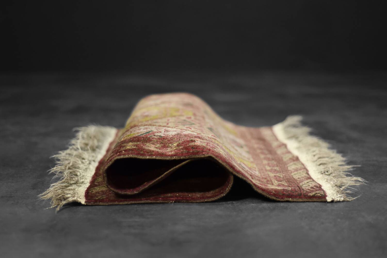 Vintage handwoven Turkmen Ersari oriental rug, 1950s.