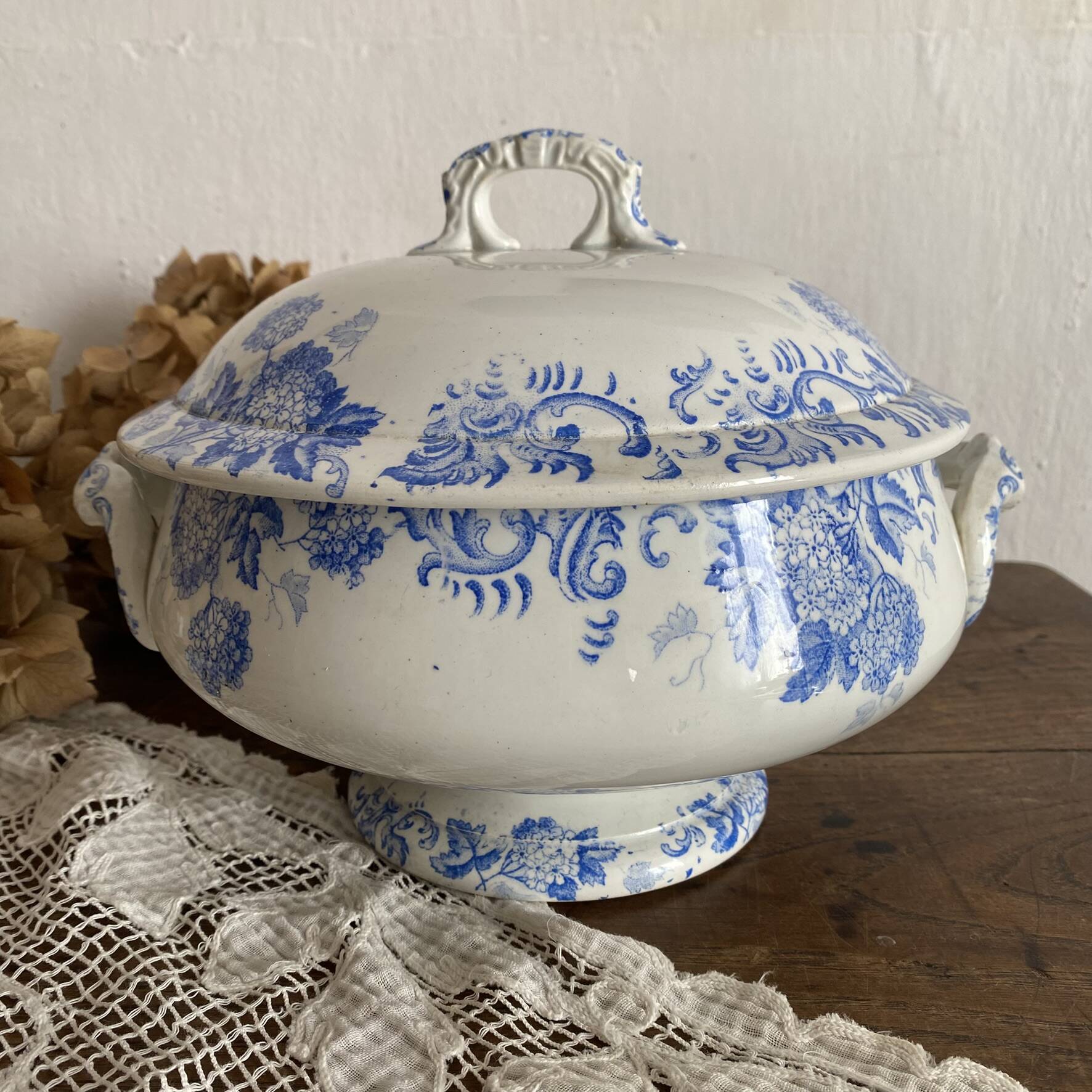 Ironstone soup tureen St Amand model Snowball