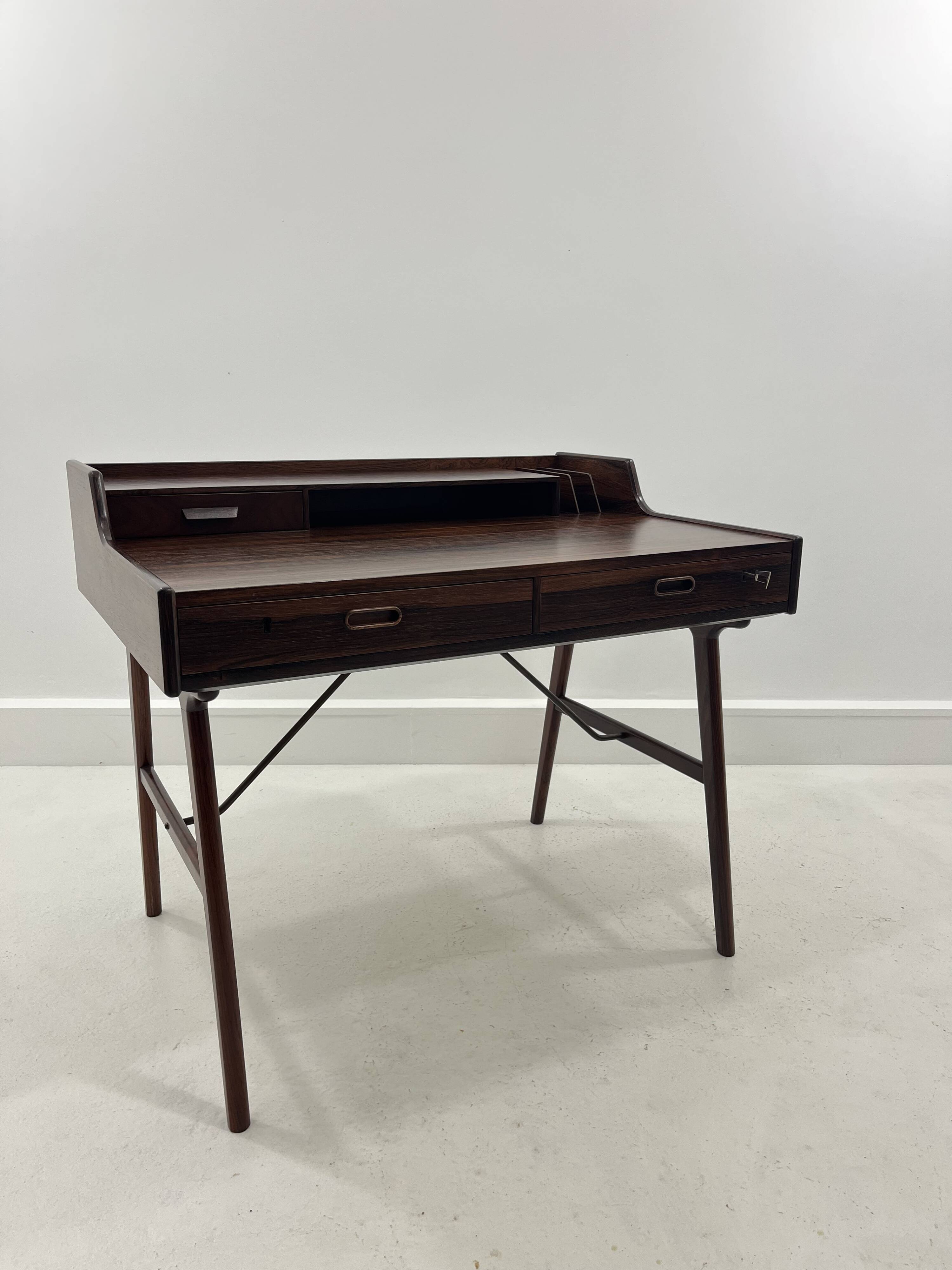 Bureau danois modèle 56 en palissandre par Arne Wahl Iversen pour Vinde Mobelfabrik