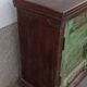 Buffet long en bois avec portes anciennes vertes