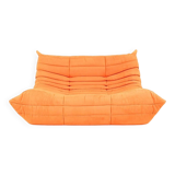 Sofa Togo conçu par Ligne Roset Petit Canapé Couleur Orange Juteux