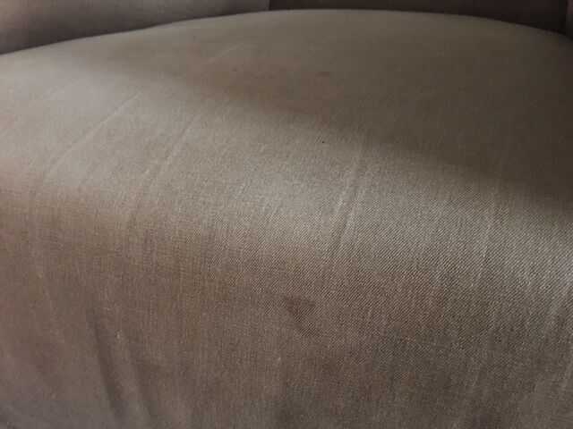 Pair of club armchairs made of flemish fabric