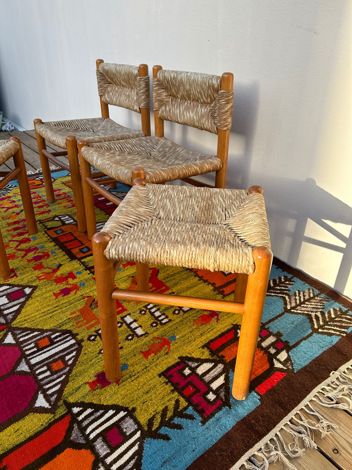 Chaises et tabourets paillés vintage