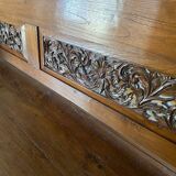 Indonesian low-sided bench