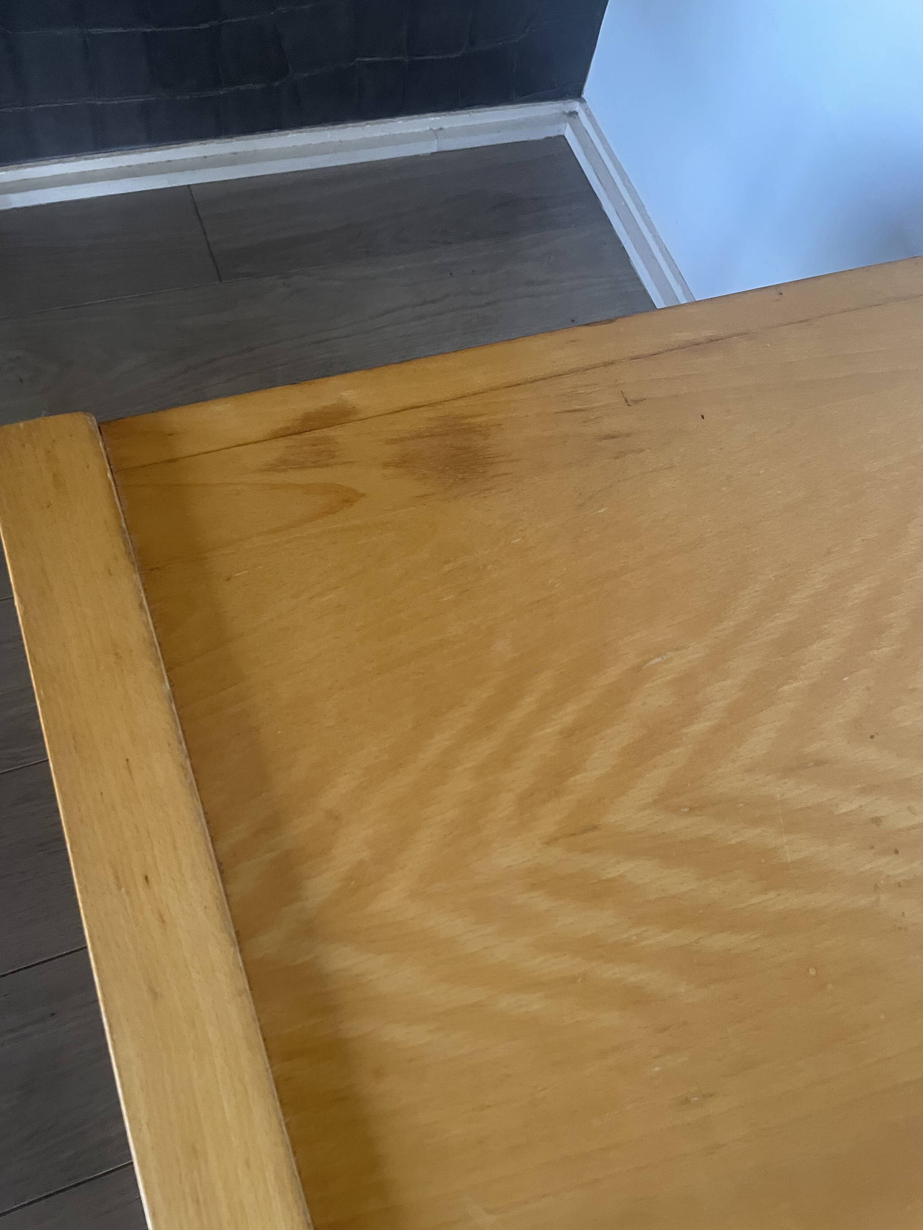 table d'appoint vintage en bois clair style Séverin Hansen