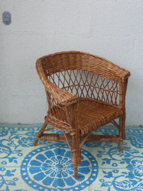 Child Chair basket woven Wicker vintage 1960