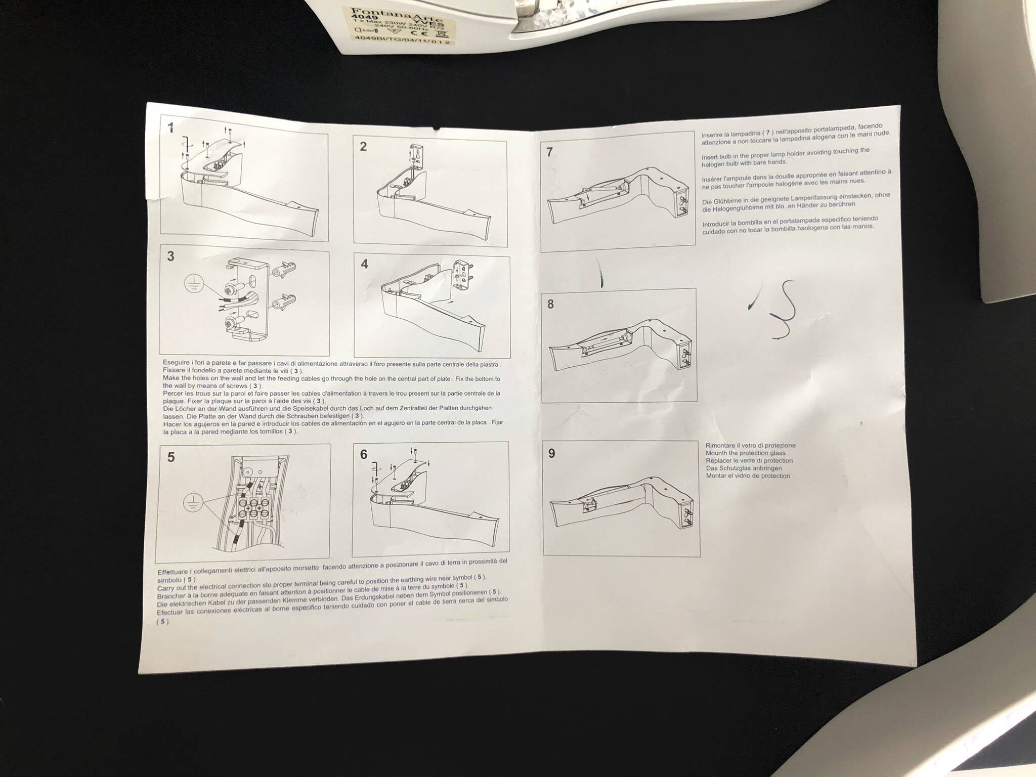 Pair of Italian wall lights Fontana Arte Yves white 2008