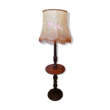Lampadaire en chêne années 50 avec tablette et abat-jour en soie peinte à la main