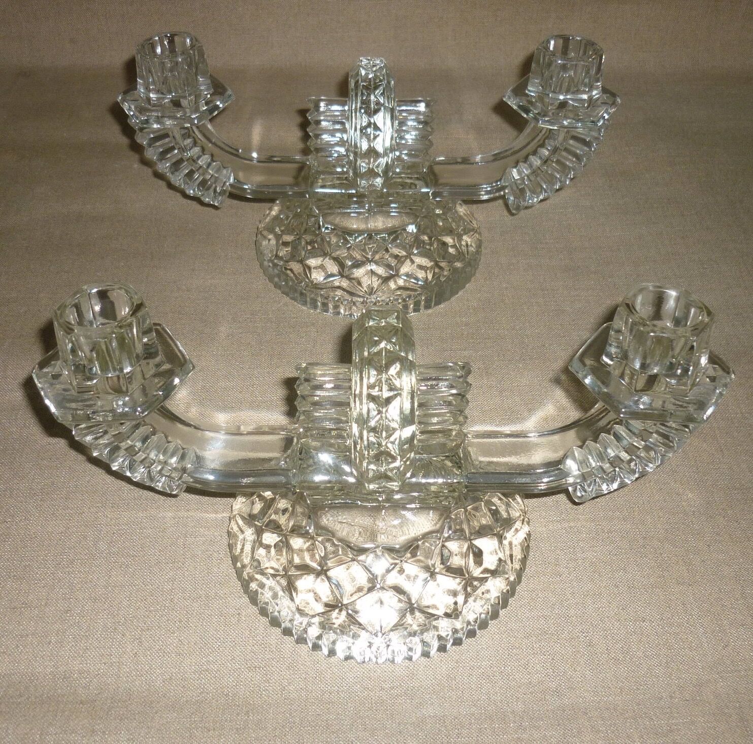 Paire de chandeliers en cristal à 2 bras
