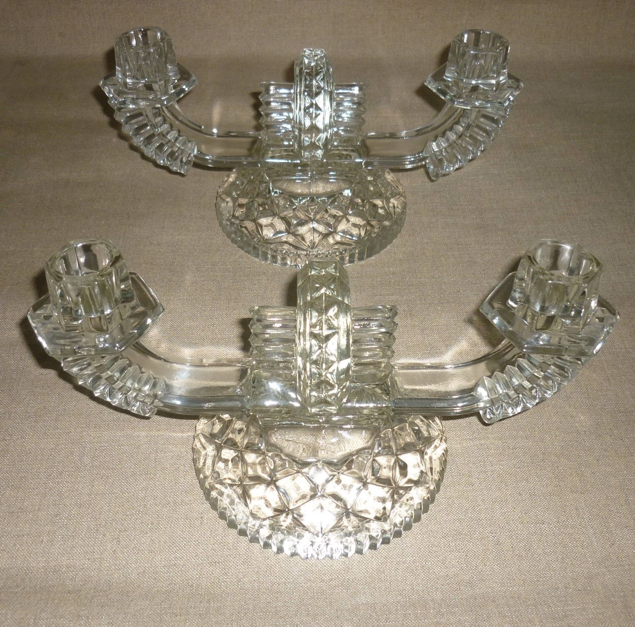 Paire de chandeliers en cristal à 2 bras