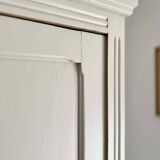 Armoire bonnetière parisienne