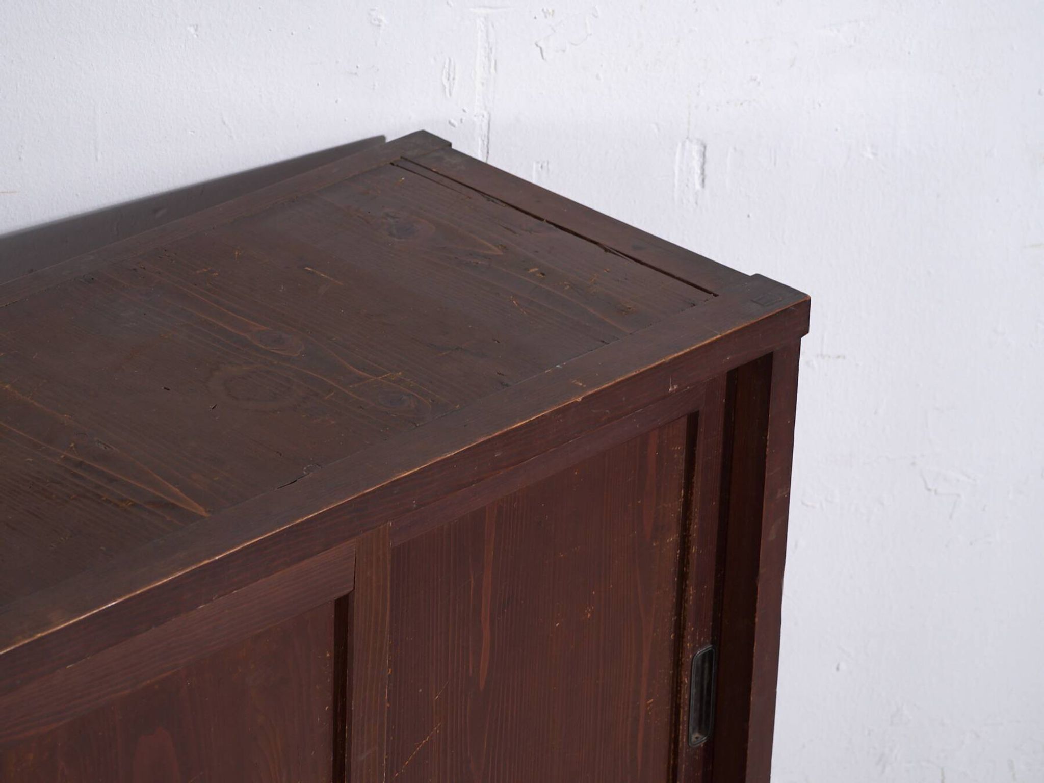Antique Japanese wardrobe with sliding doors – Taishō/Showa period (c. 1920-1950)