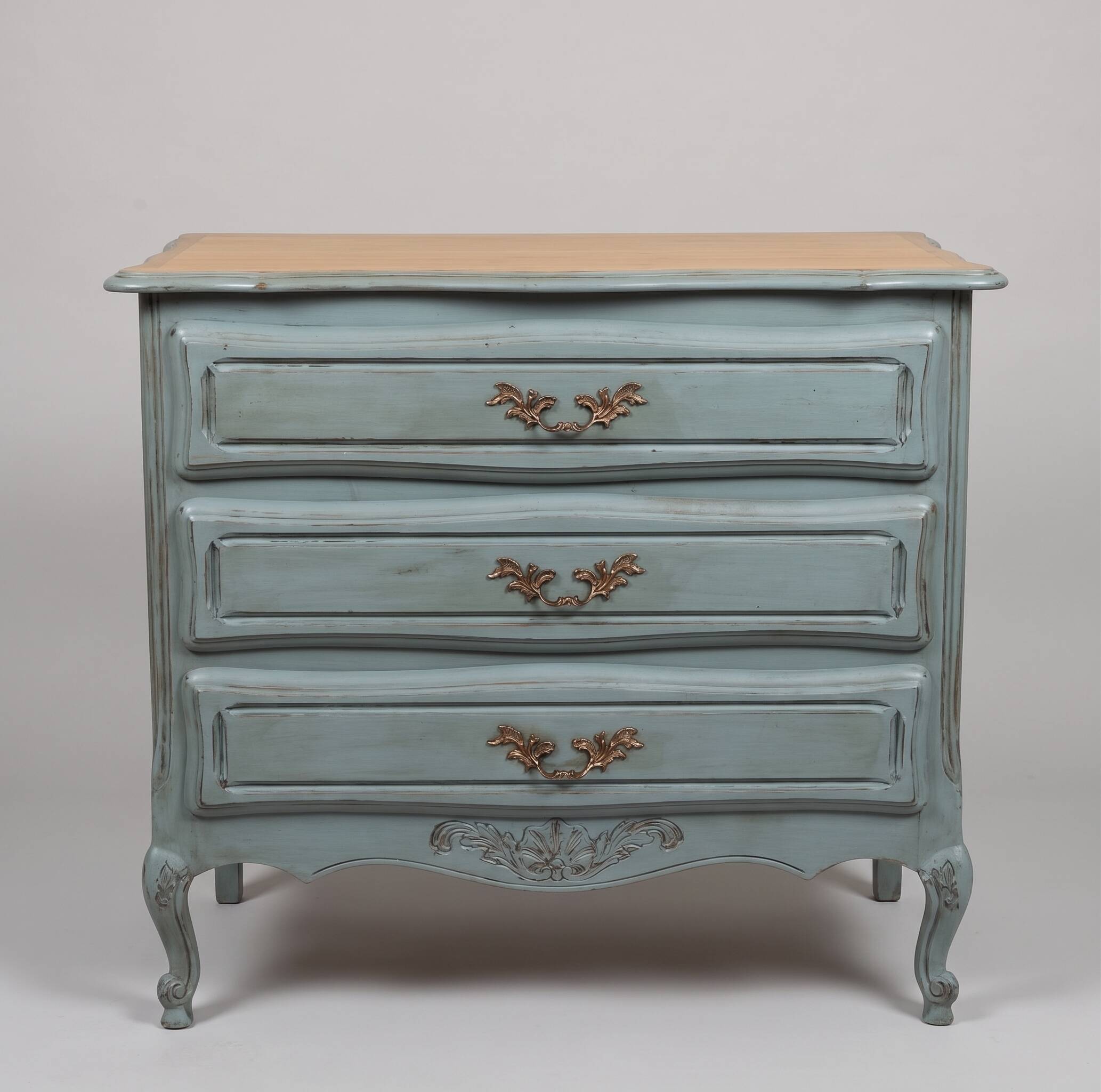 Louis XV style commode with a patina