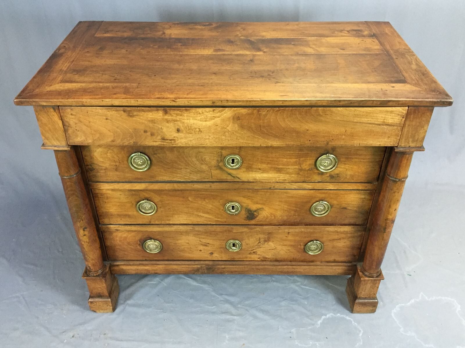 Commode époque empire début xixème en noyer