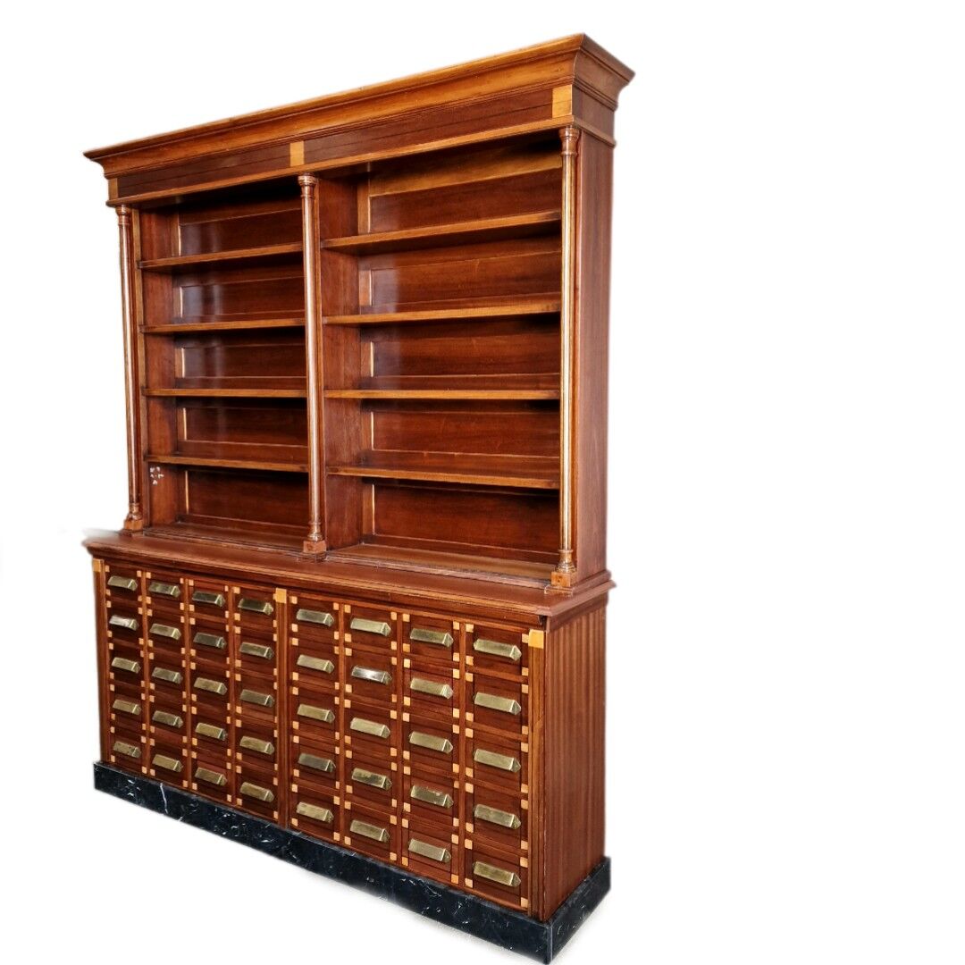 Grand cabinet d’apothicaire Art Déco en acajou et marbre, 1909