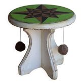 Tabouret en bois peint à décor d’étoile
