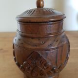 Wooden pot with Vintage sculptures