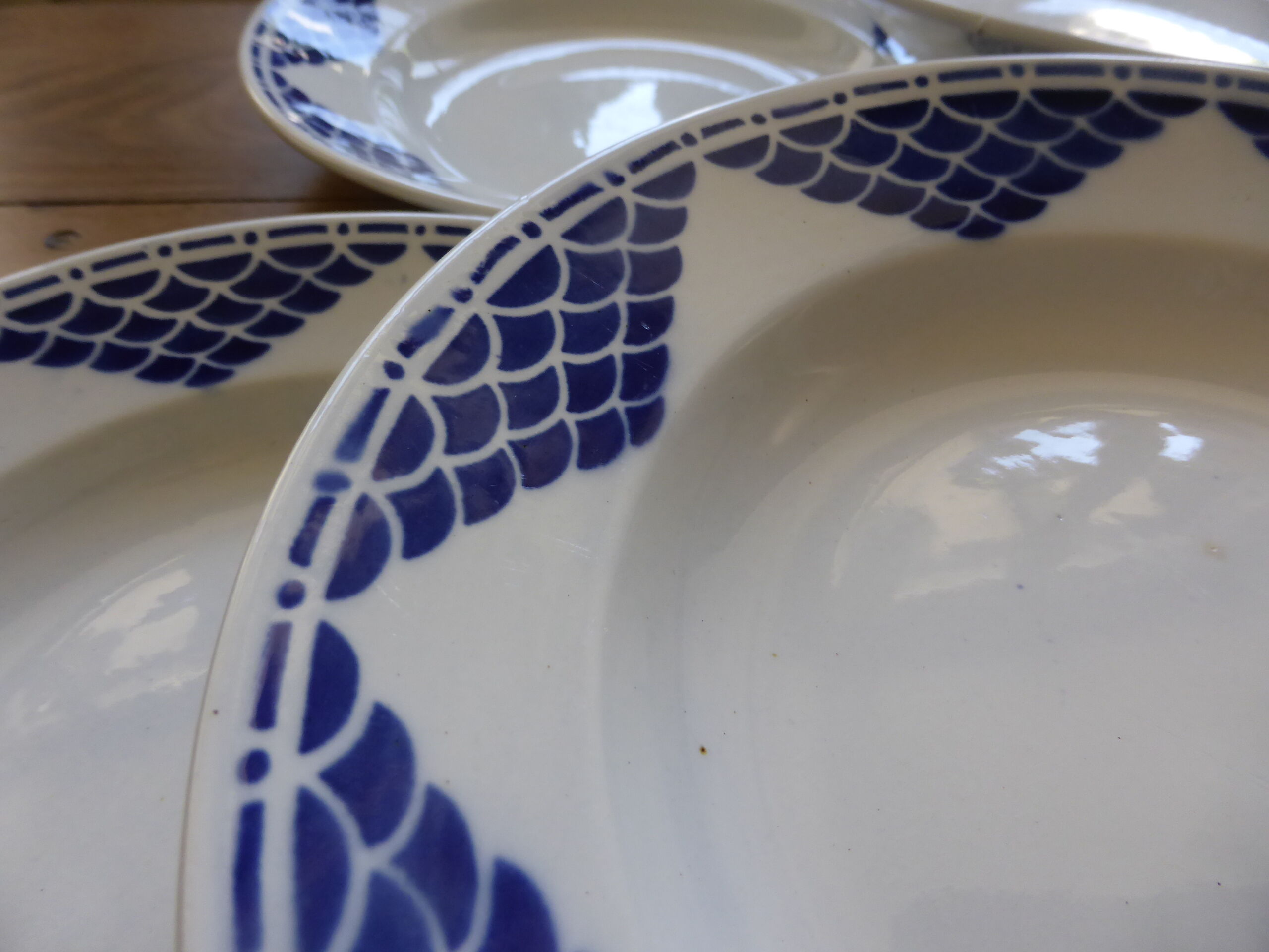 6 hollow plates made of st amand porcelain