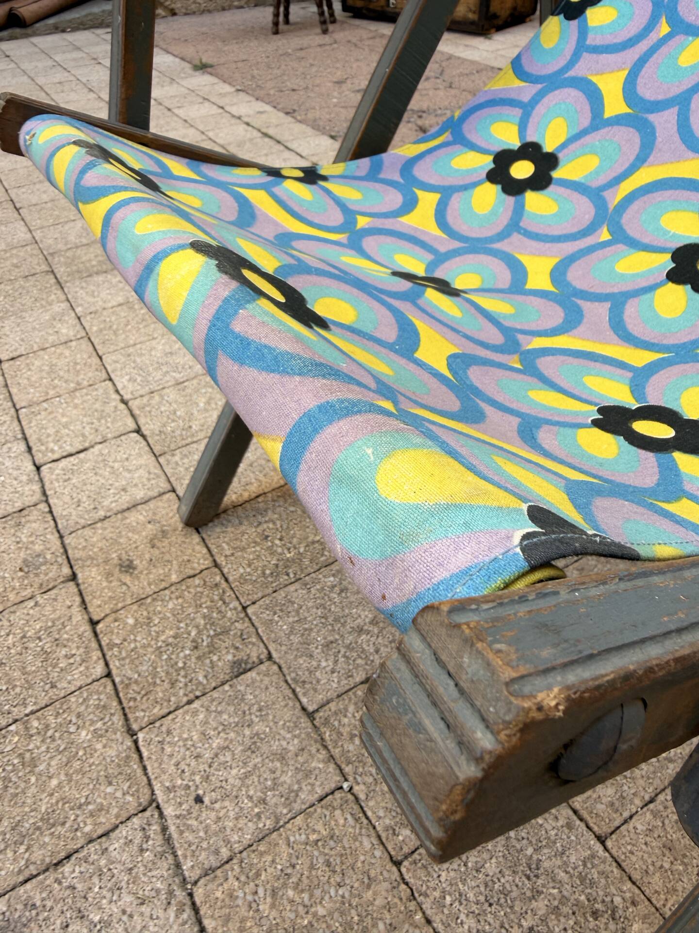 Transat années 70en toile à motifs colorés