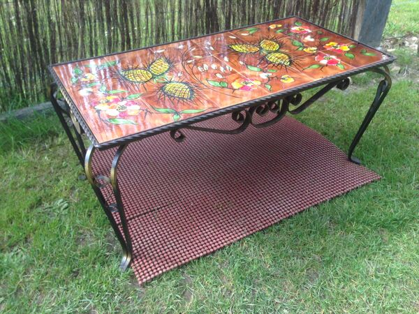 Table basse en fer forgé et céramique de Vallauris signé La Grange.