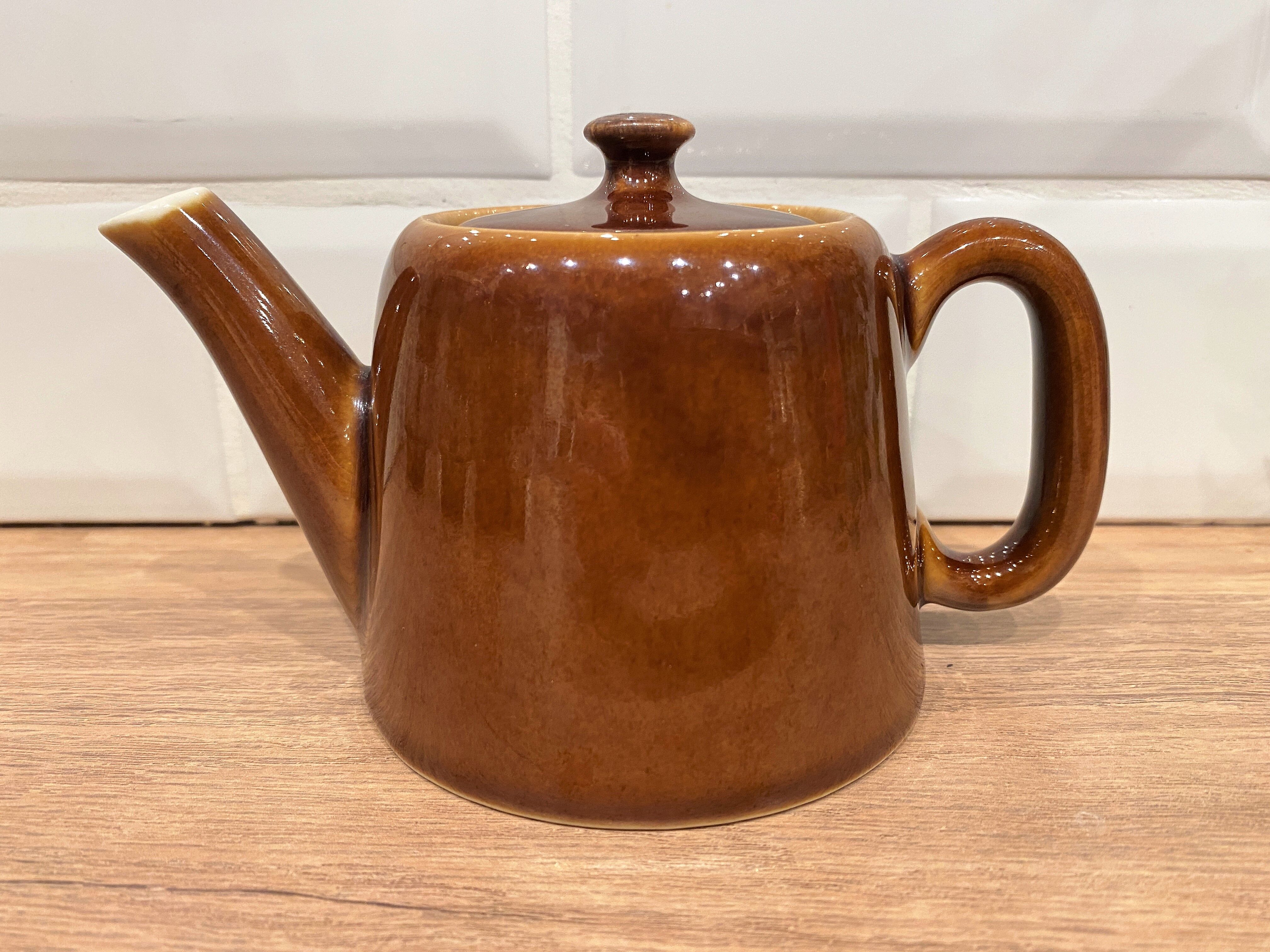 Individual earthenware teapot