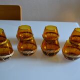 Set of 8 amber glasses & vintage rattan 1970