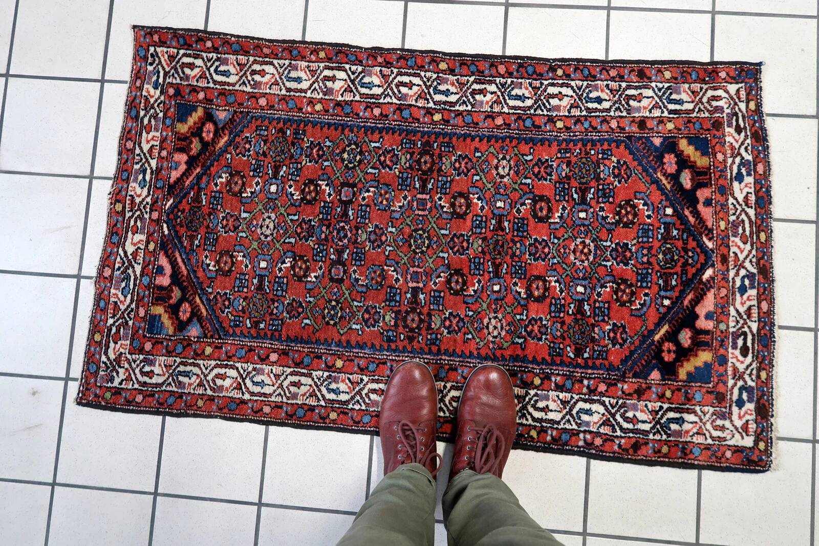 Handmade vintage Persian Hamadan rug 76cm x 126cm, 1970s