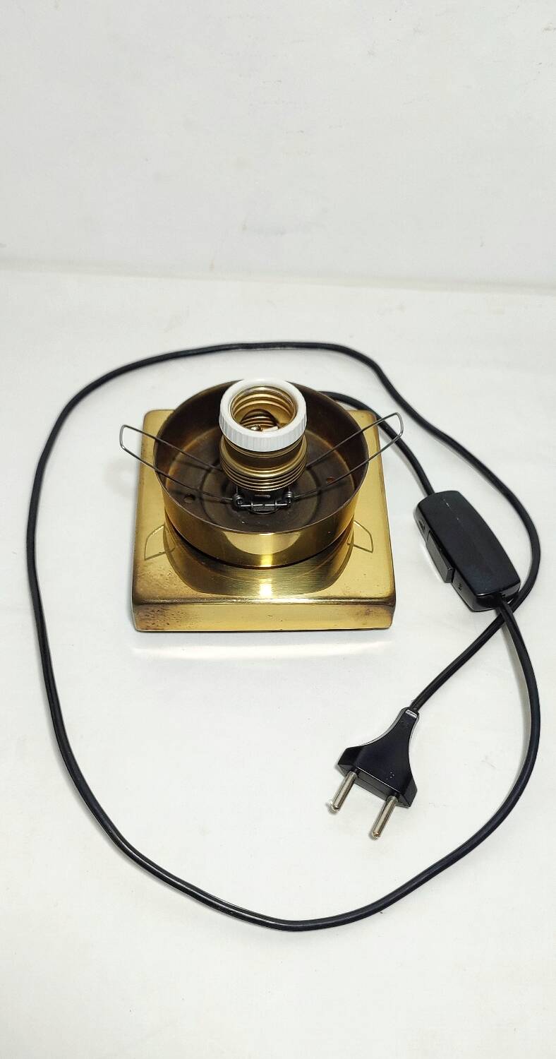 Lampe de table métallique. Espagne, années 1960.