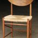 Succession LACOSTE : chaise scandinave par Peter Hvidt (1950s)