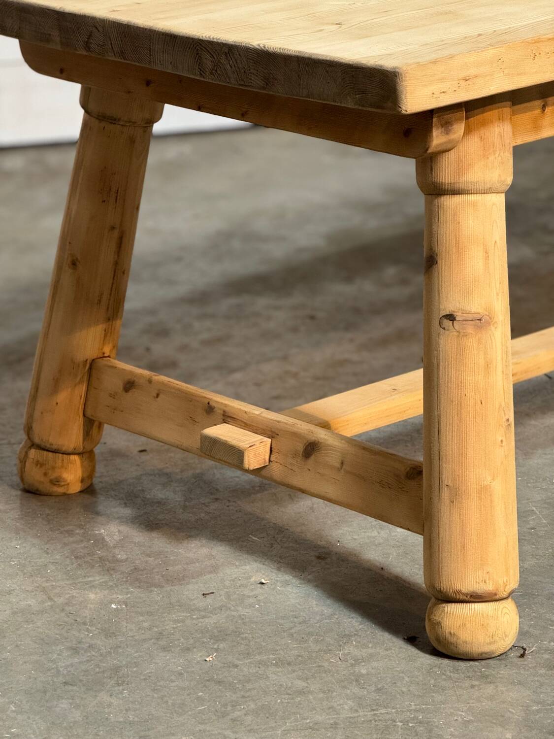 Scandinavian table in fir
