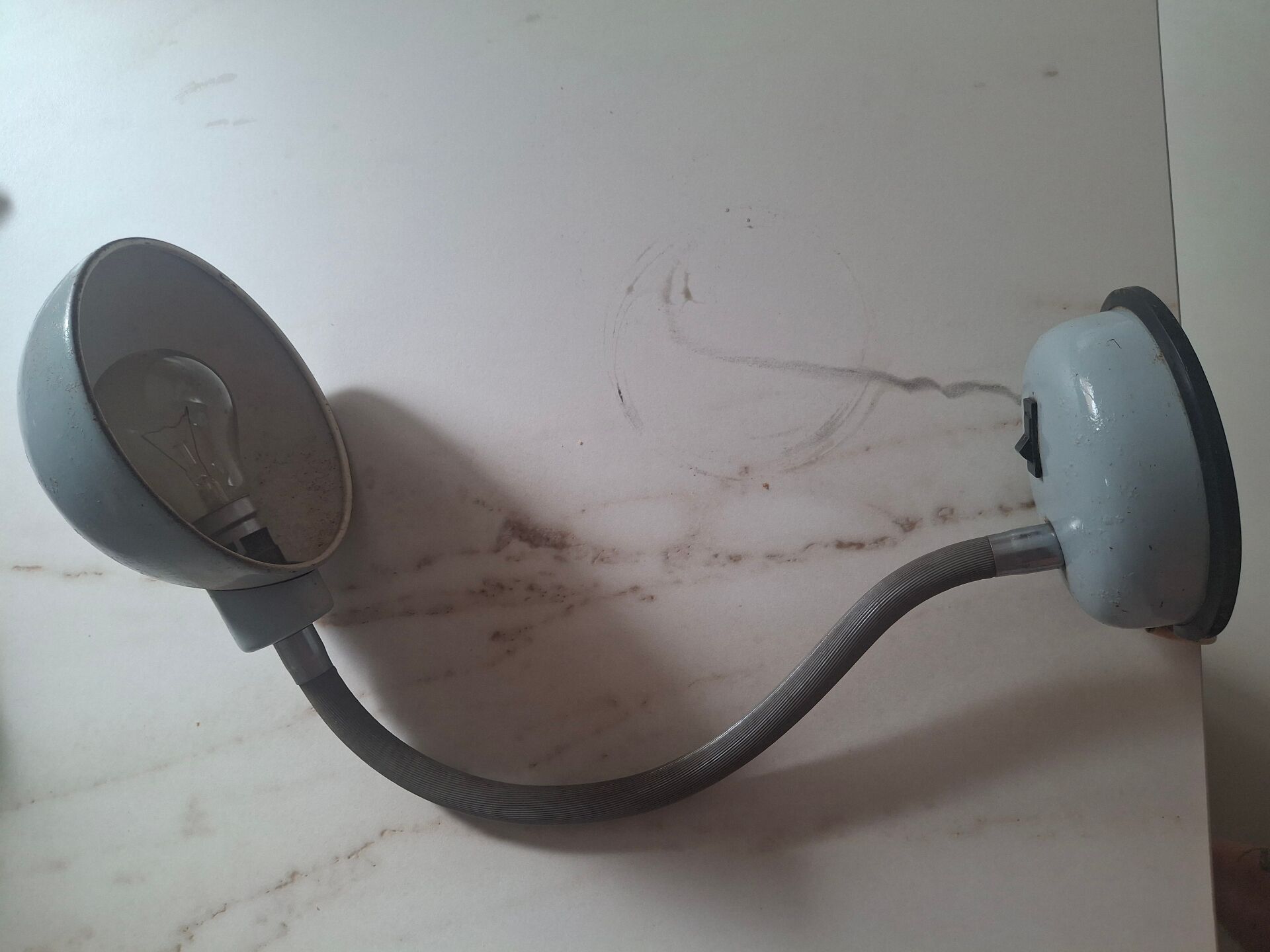 Desk lamp