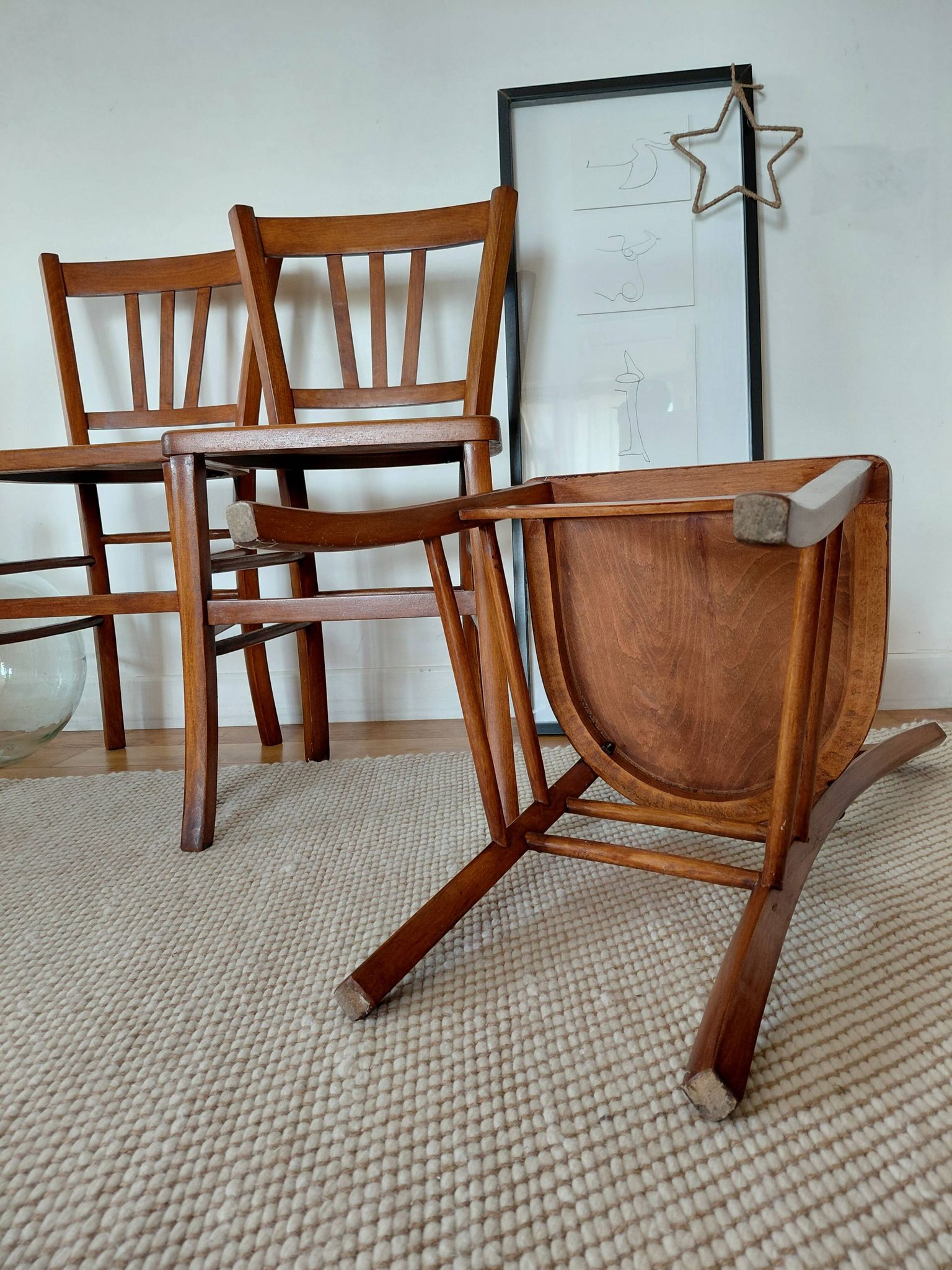 Set of 4 vintage bistro chairs in wood - brasserie style